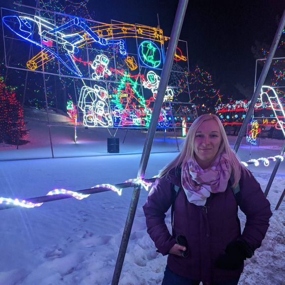 Meet your Posher, Stephanie - Picture 1 of 1